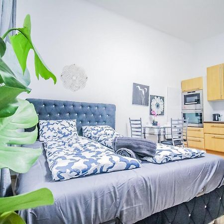 Comfort Quad Room Hn Wina Bagian luar foto