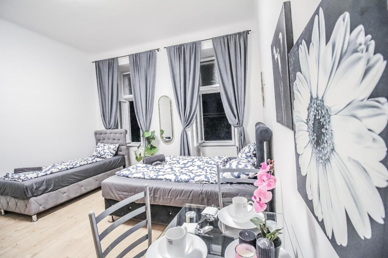 Comfort Quad Room Hn Wina Bagian luar foto