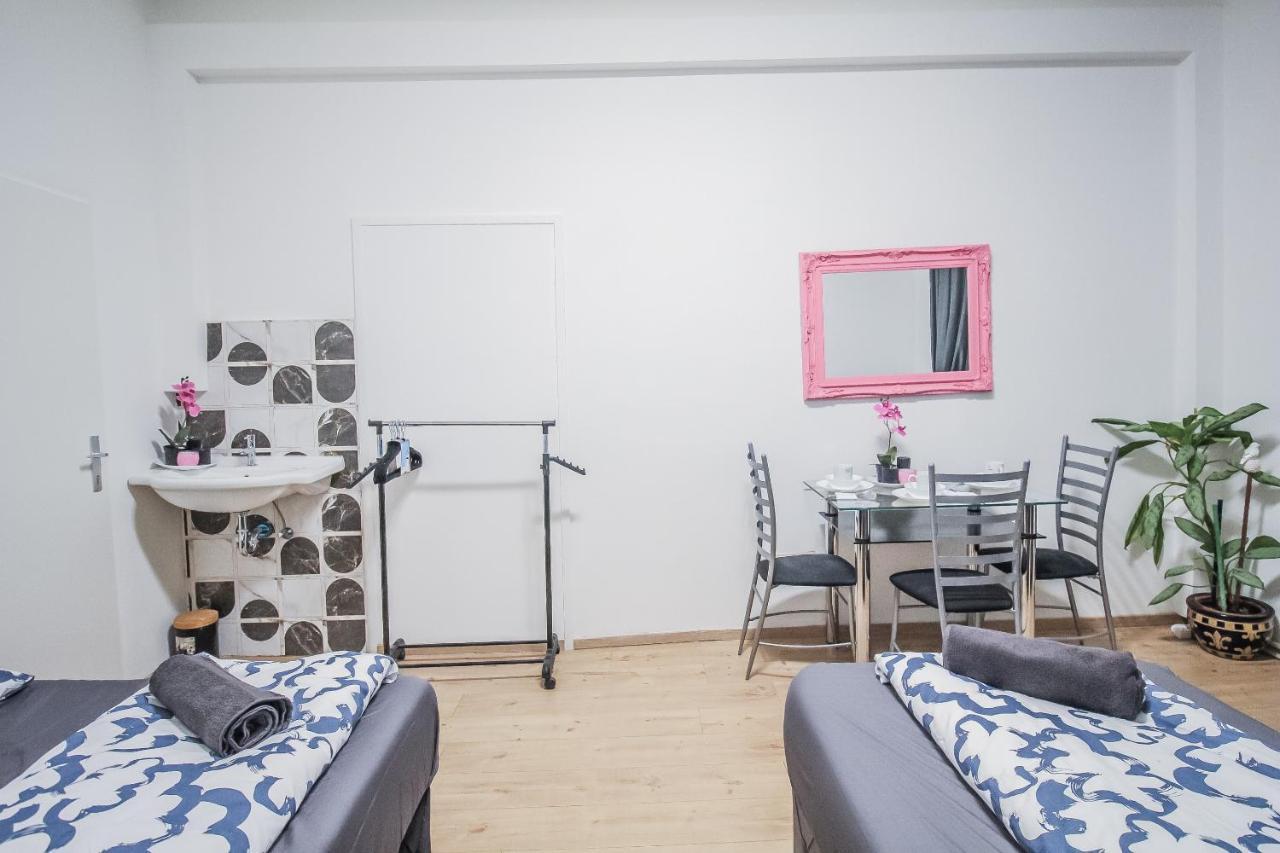 Comfort Quad Room Hn Wina Bagian luar foto