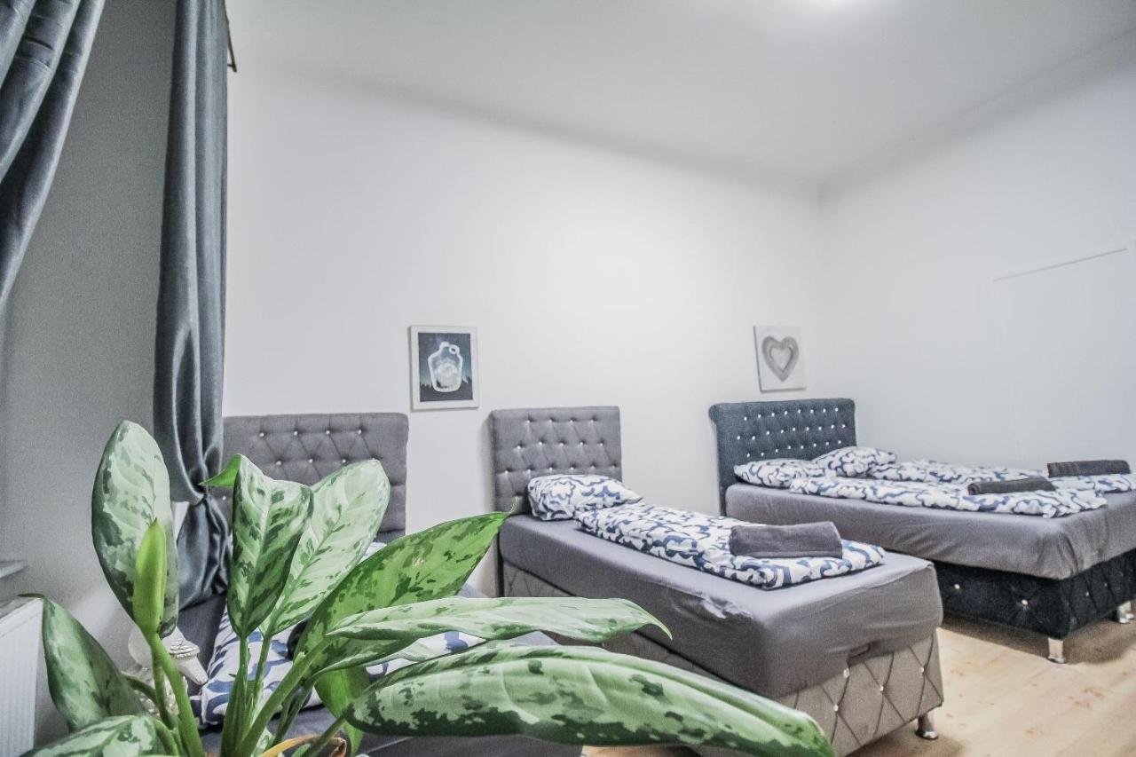Comfort Quad Room Hn Wina Bagian luar foto