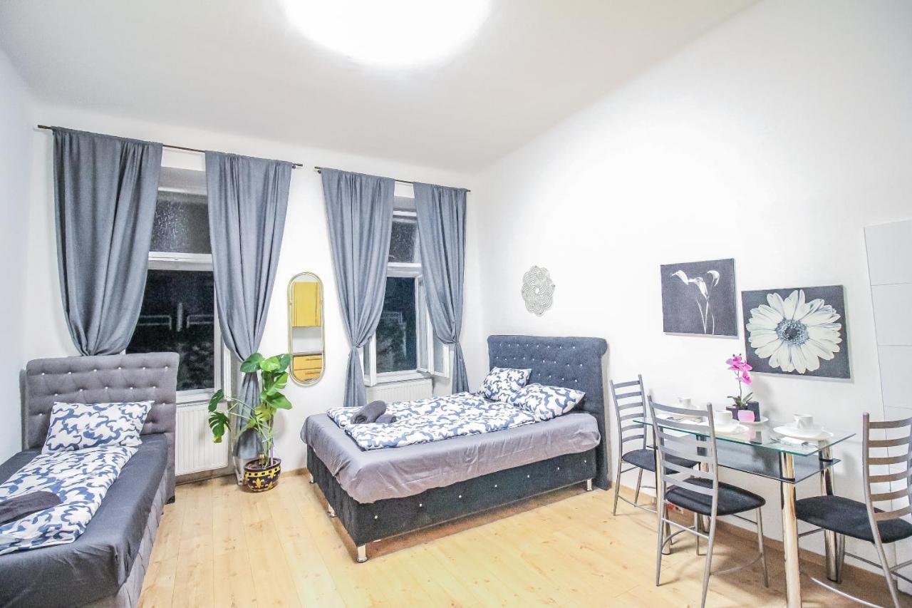 Comfort Quad Room Hn Wina Bagian luar foto