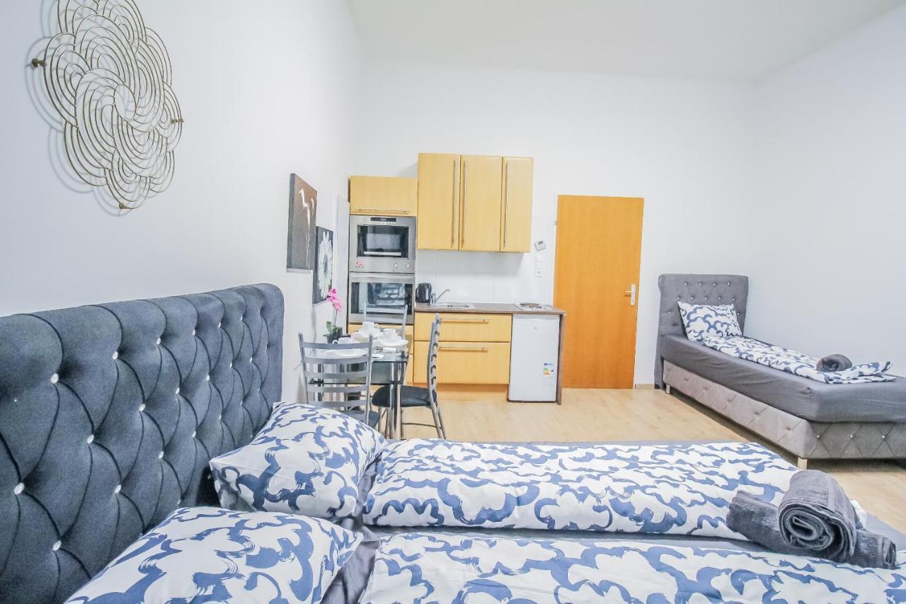Comfort Quad Room Hn Wina Bagian luar foto
